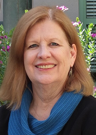 a headshot of Eileen Kunz
